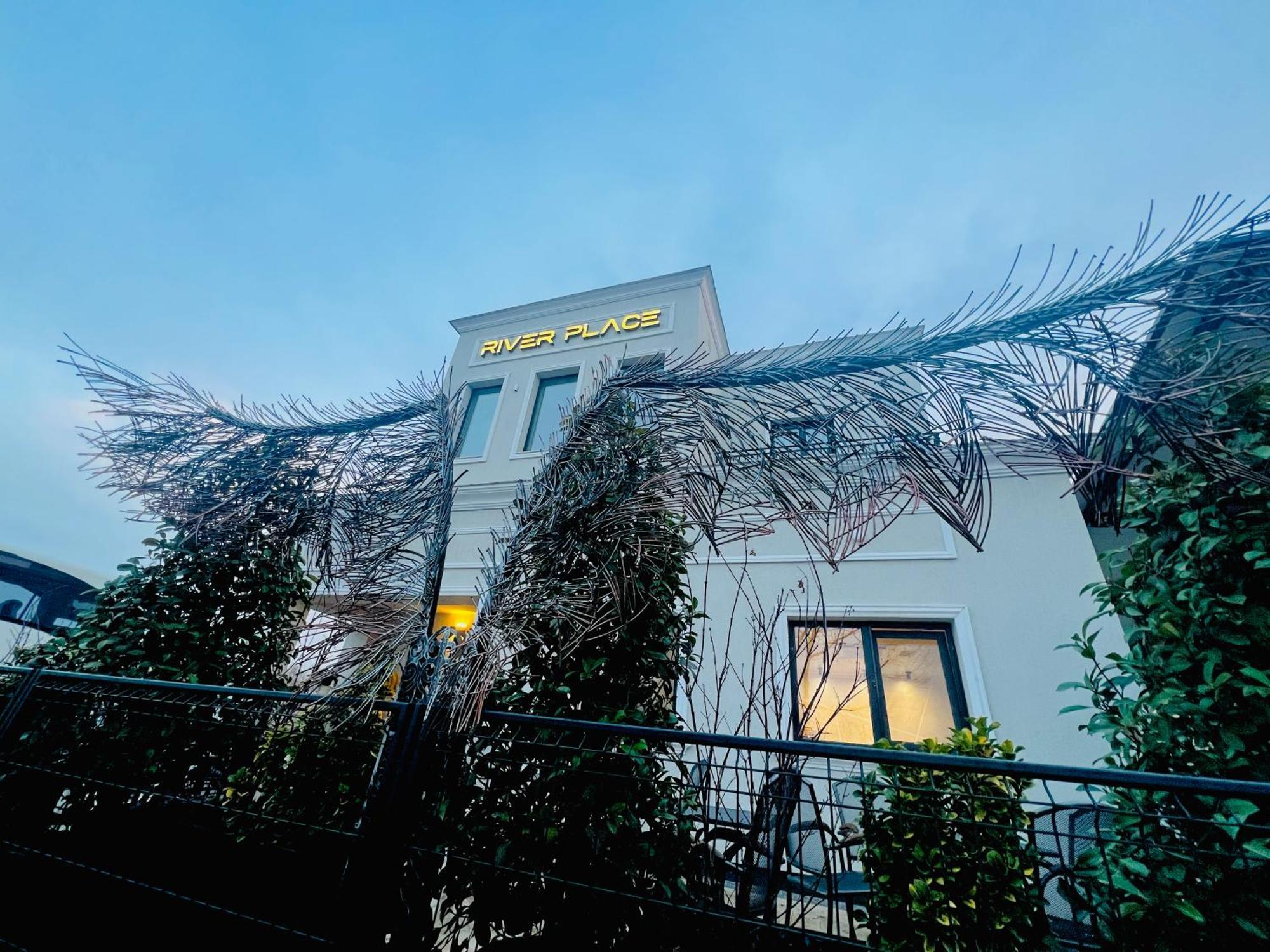 River Place 피테슈티 외부 사진